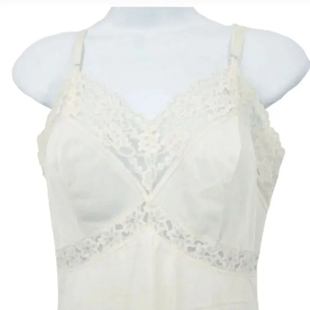 Vintage 60's Penneys Gaymode Ivory Woven Satin and Lace Slip Size 34 Avg/Small - Picture 8 of 11